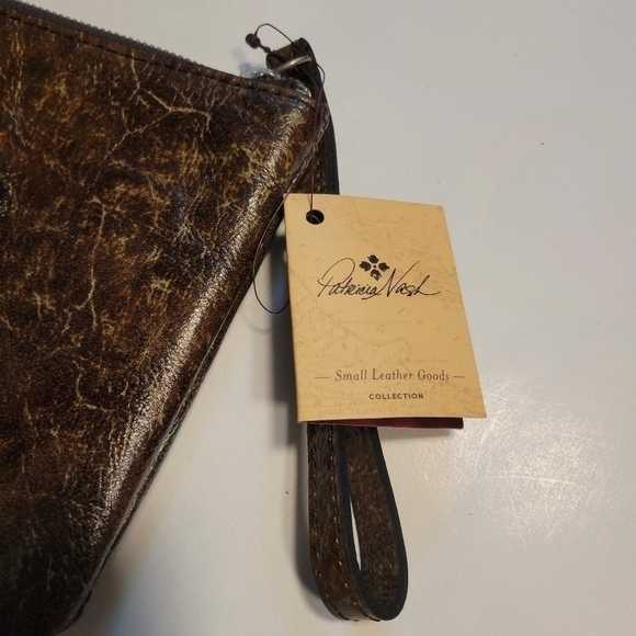 Patricia Nash NWT Cassini Wristlet Cluch. - Picture 5 of 14